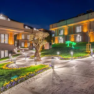 5* Hotel Menalo Premium Airport